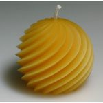 Kleine Kugelkerze mit Rillen